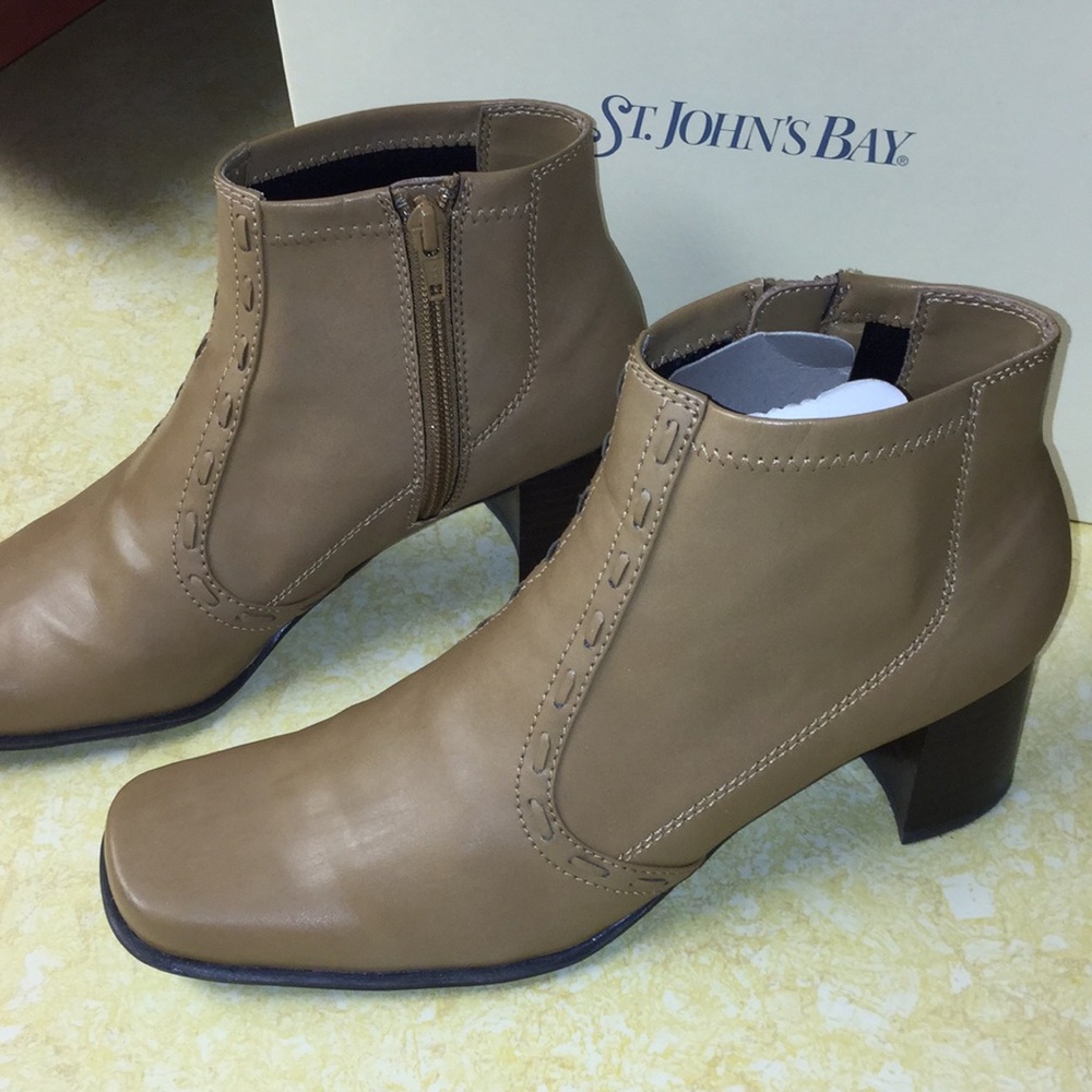St John’s Bay Gigi Camel Ankle Boots w 2 “ Heel - Picture 3 of 8
